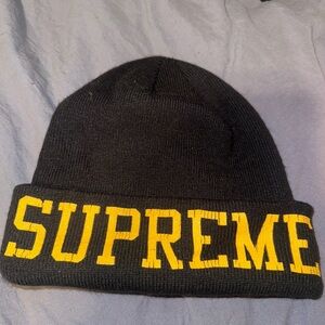 Supreme x new era beanie black (fw23)